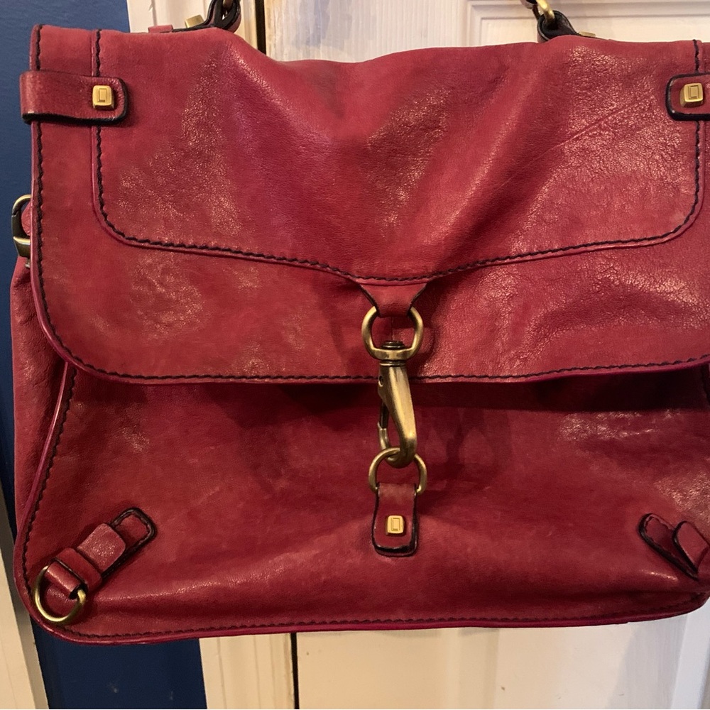 Chic Pink Leather Messenger Bag